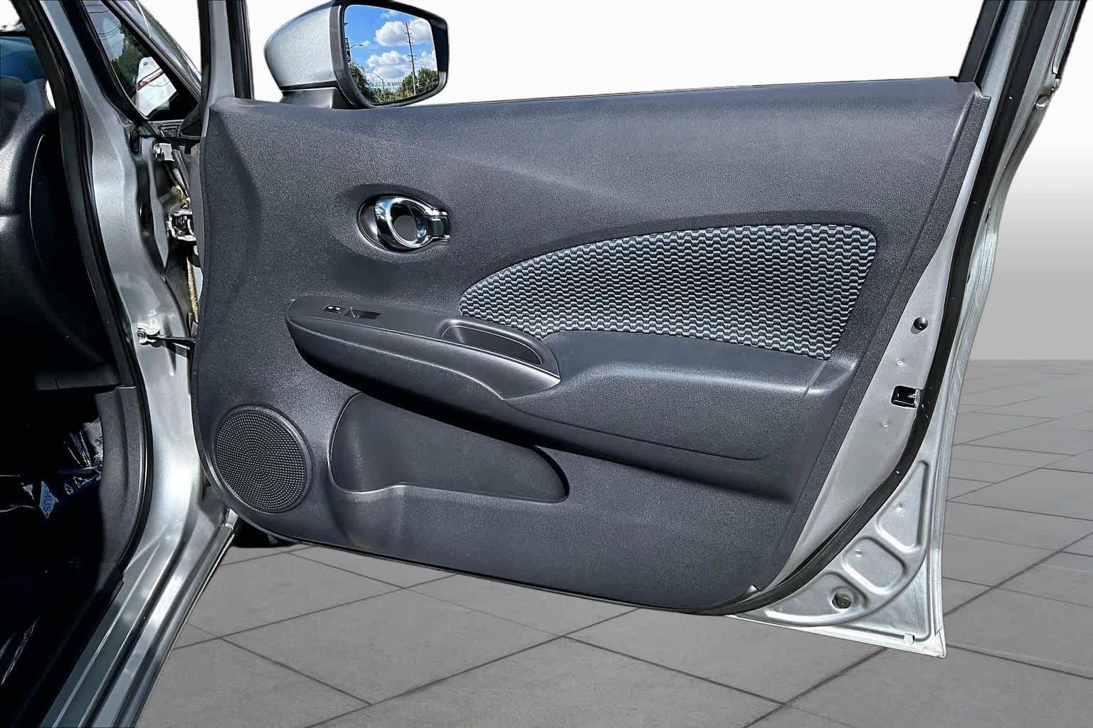 Used 2015 Nissan Versa Note SV w/ Sport Value Package FWD image 22
