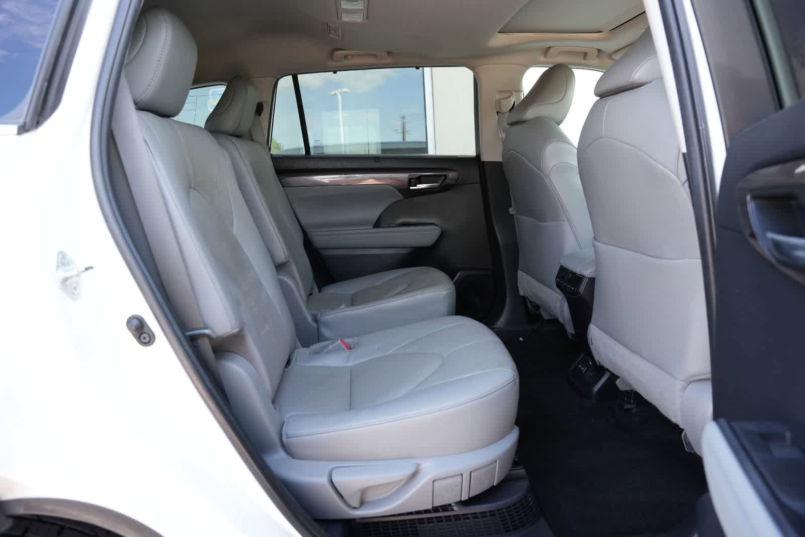 Used 2023 Toyota Highlander Limited image 20