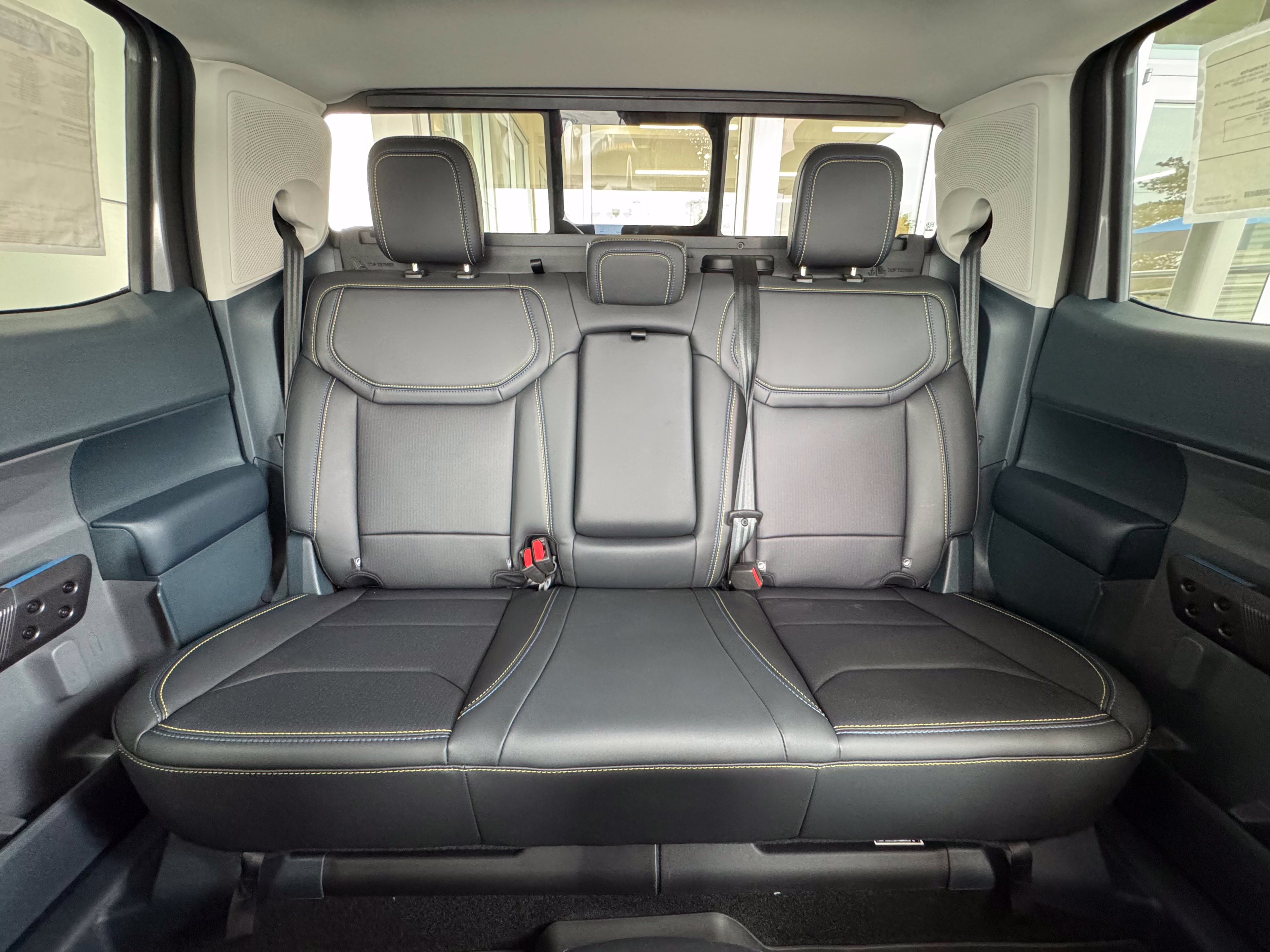 Used 2025 Ford Maverick Lobo AWD/4WD image 36
