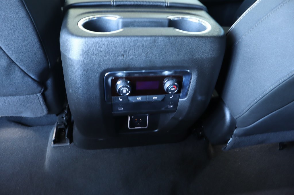 Used 2026 Chevrolet Suburban Premier w/ Sun And Tow Package AWD/4WD image 34