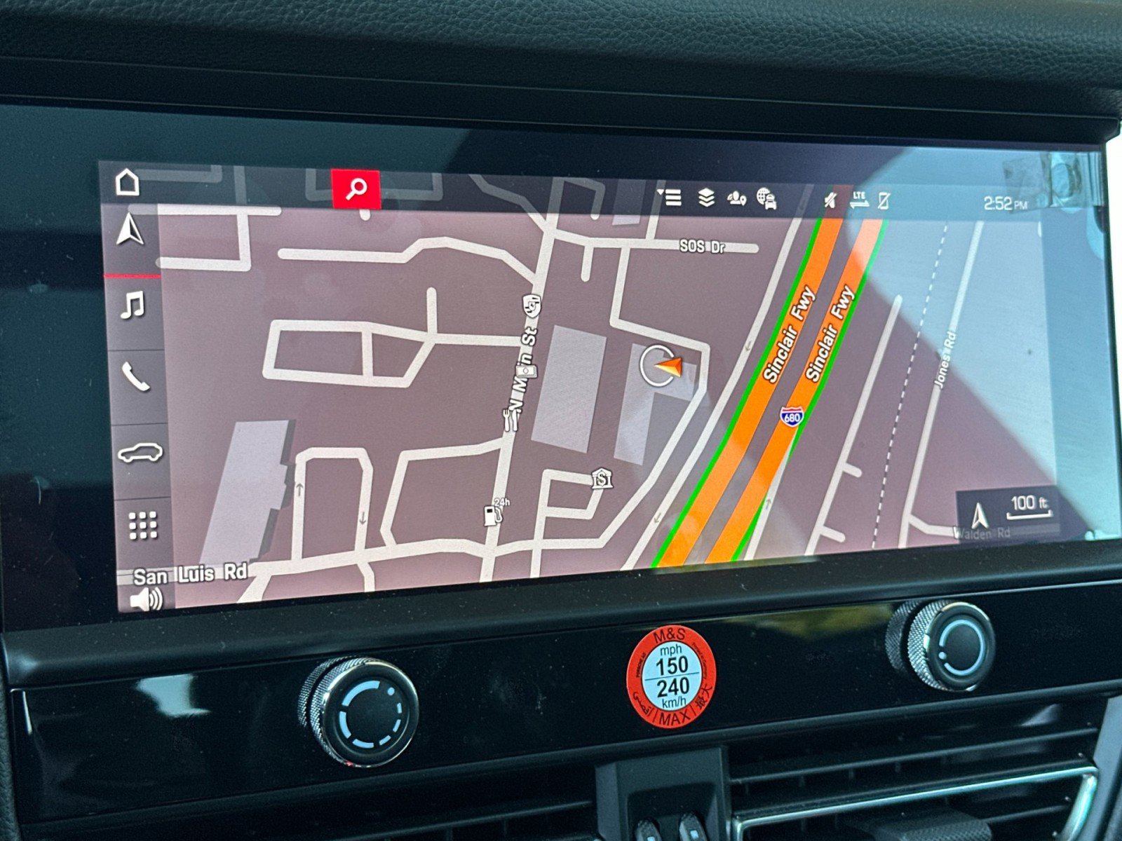 Certified 2025 Porsche Macan image 19