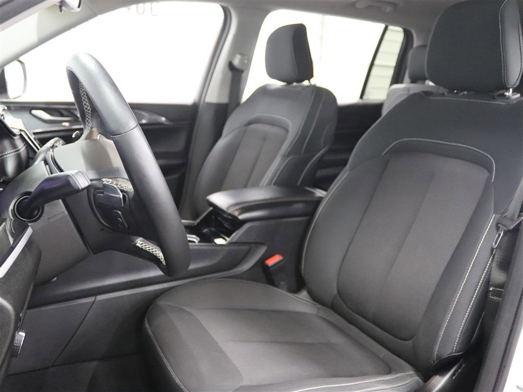 Used 2022 Jeep Grand Cherokee L Laredo w/ Luxury Tech Group I AWD/4WD image 11