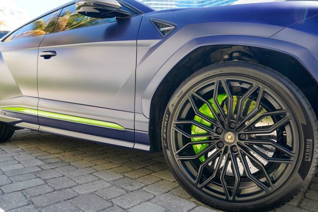 Used 2025 Lamborghini Urus SE image 35