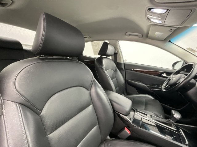 Used 2019 Kia Cadenza Premium image 13