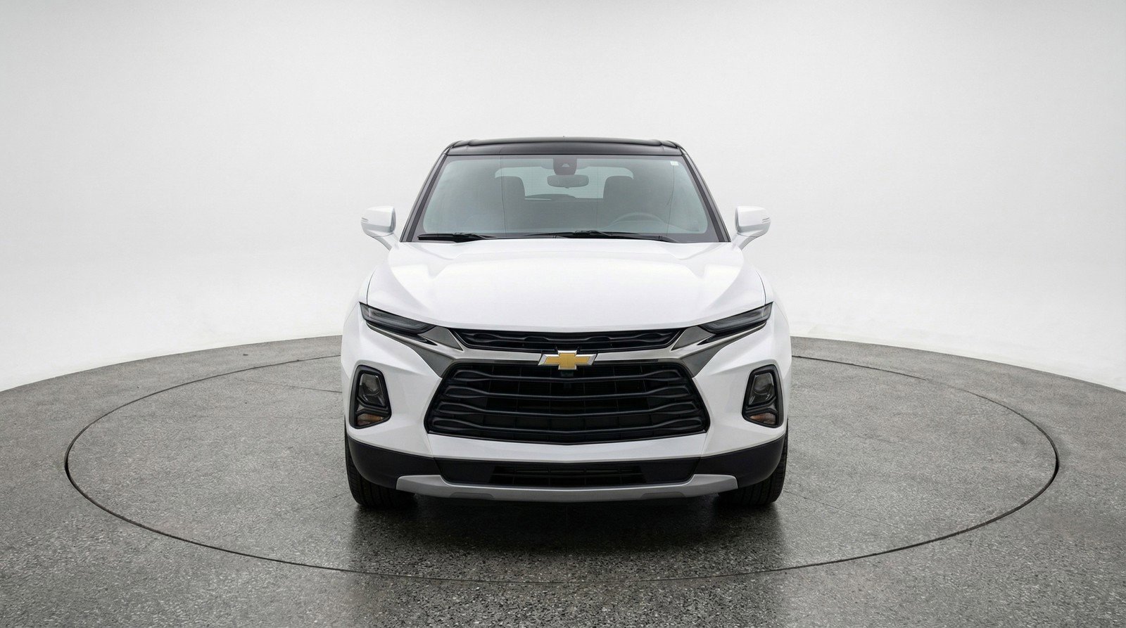 Used 2025 Chevrolet Blazer LT image 2