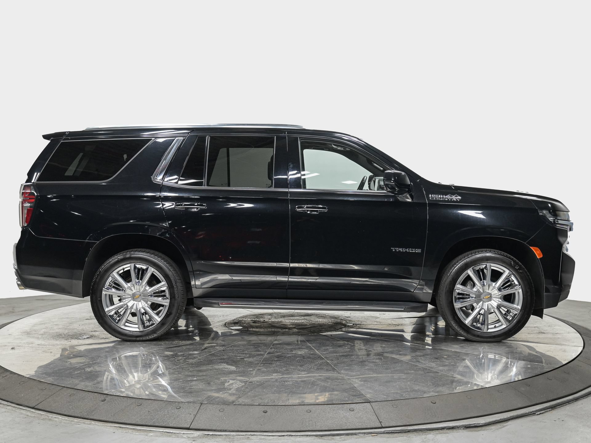 Used 2022 Chevrolet Tahoe High Country AWD/4WD image 8