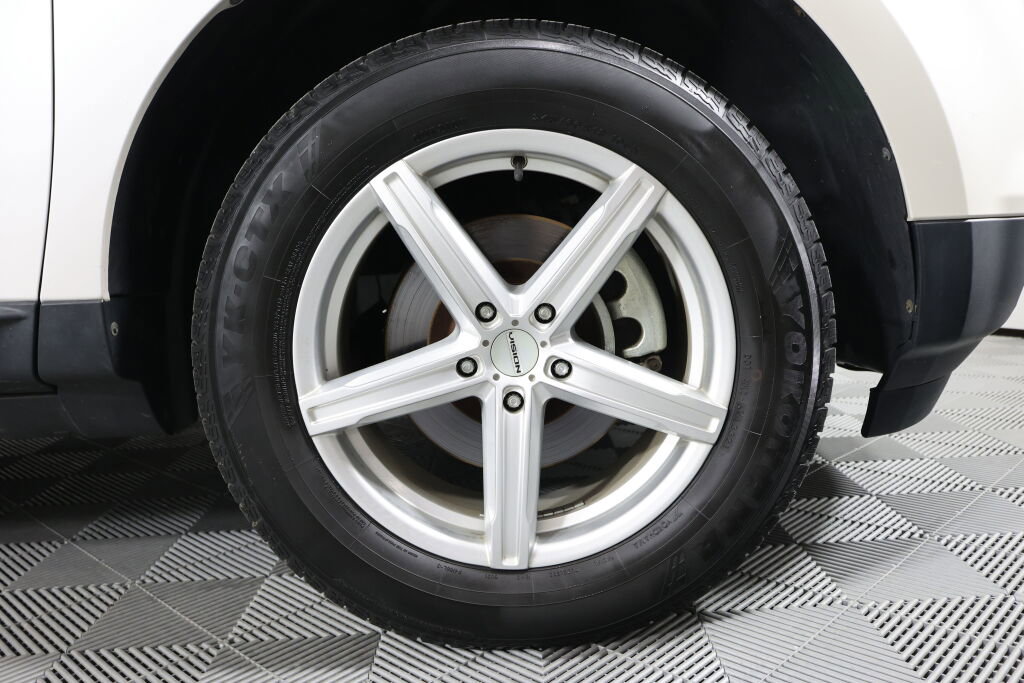 Used 2010 Ford Edge Limited FWD image 6