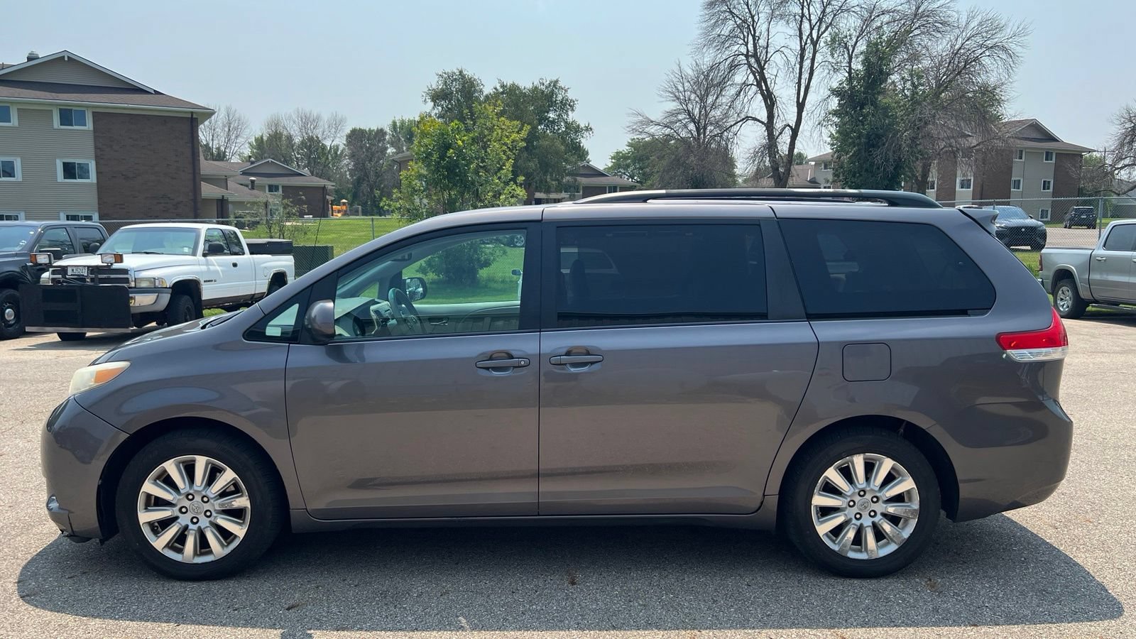 Used 2012 Toyota Sienna XLE AWD/4WD image 9