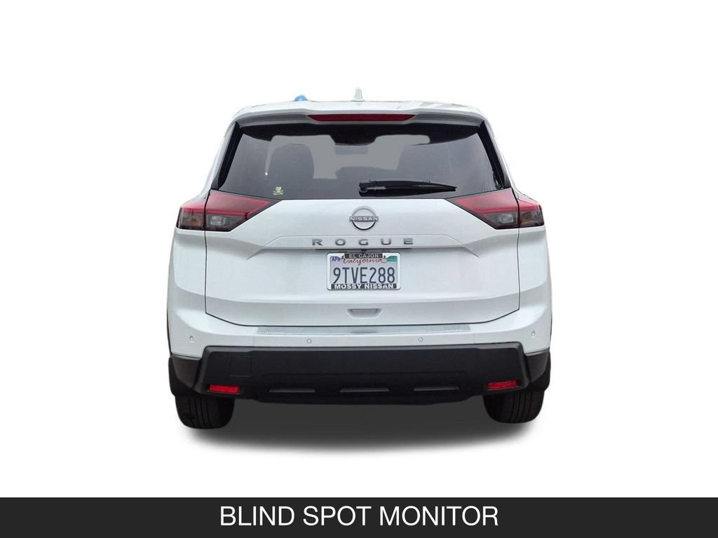 Certified 2026 Nissan Rogue SV FWD image 8