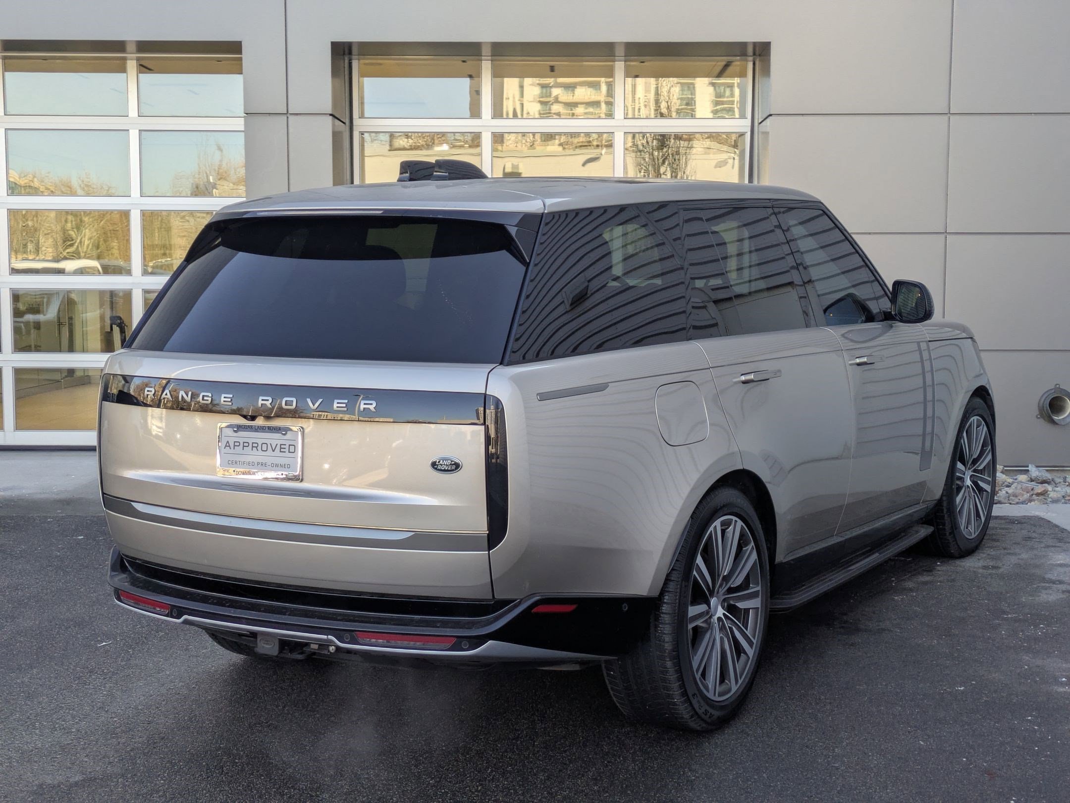 Certified 2023 Land Rover Range Rover SE image 7