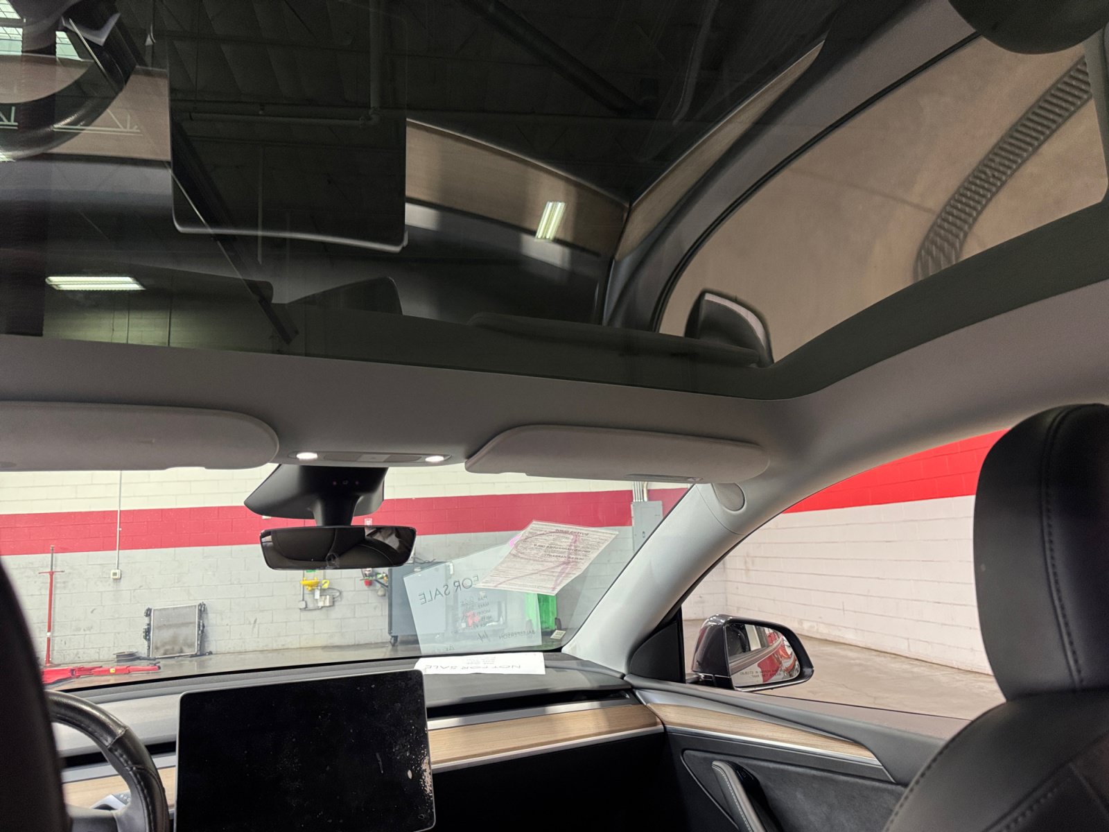 Used 2025 Tesla Model Y Long Range RWD image 29
