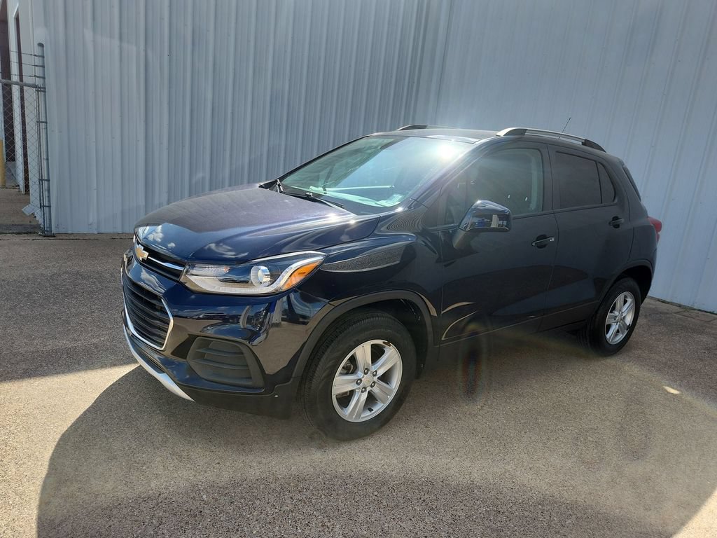 Used 2022 Chevrolet Trax LT w/ LT Convenience Package AWD/4WD image 1