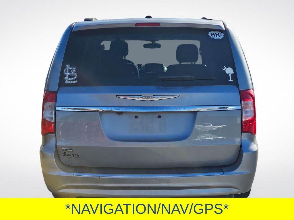 Used 2016 Chrysler Town & Country Touring image 6