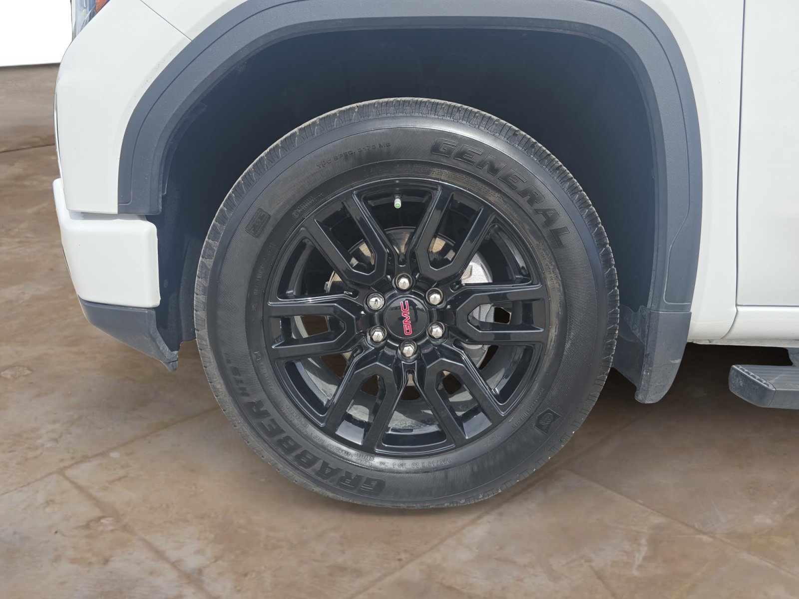 Used 2025 GMC Sierra 1500 Elevation image 28