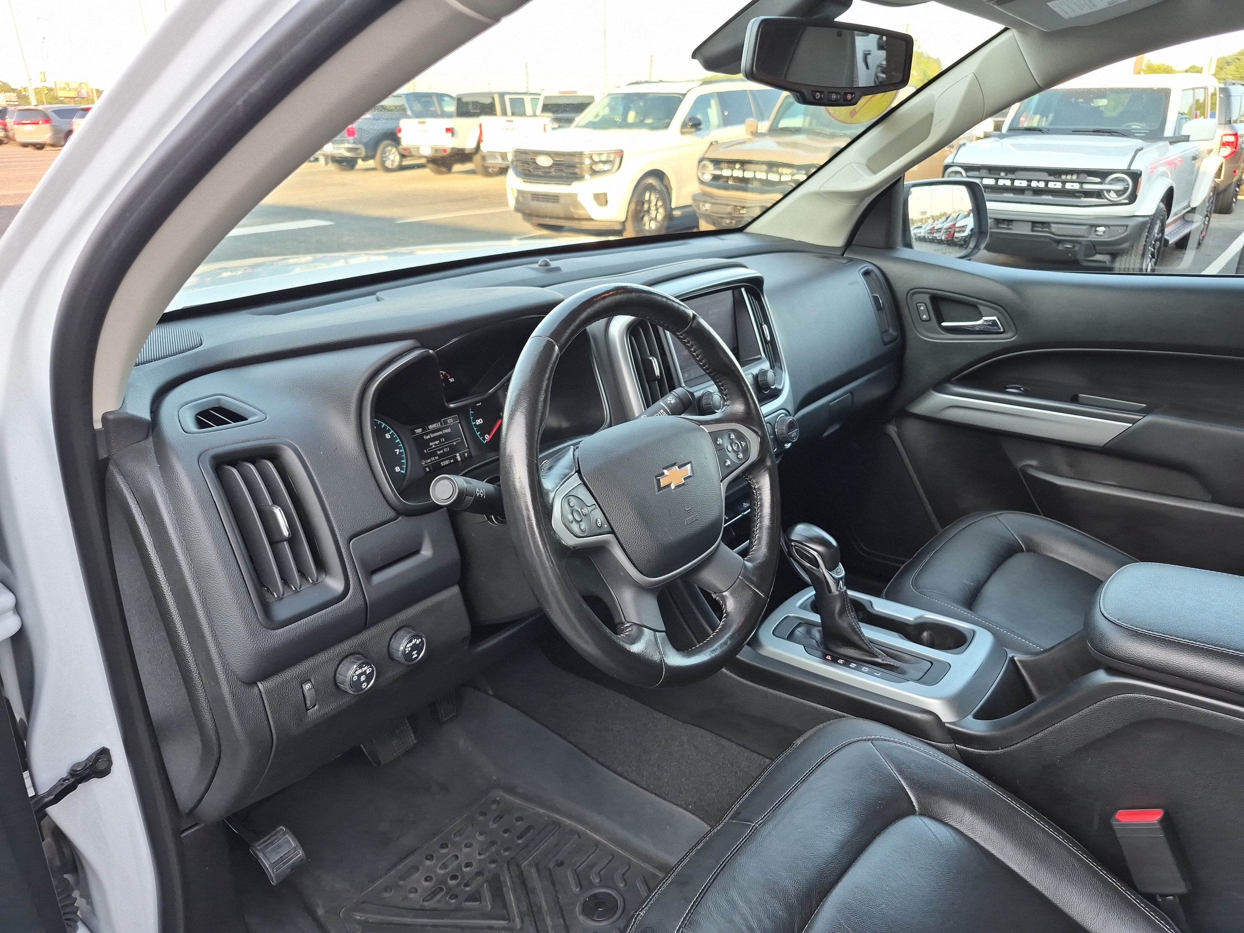 Used 2022 Chevrolet Colorado LT w/ Luxury Package AWD/4WD image 15