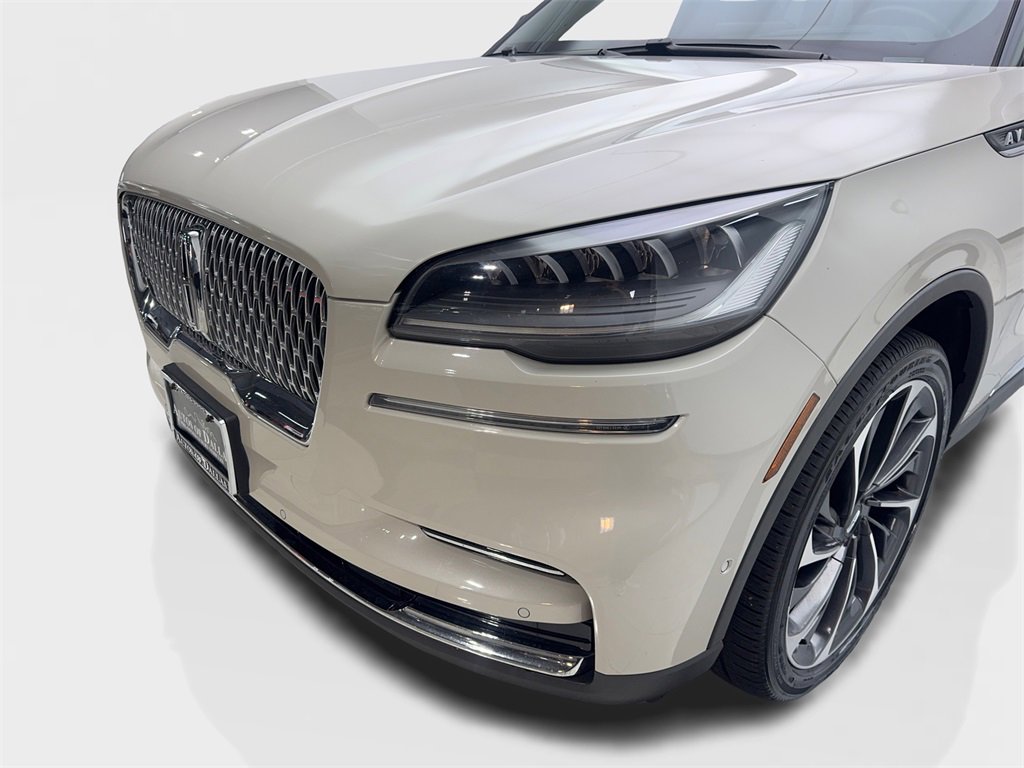 Used 2022 Lincoln Aviator Reserve w/ Equipment Group 201A image 16