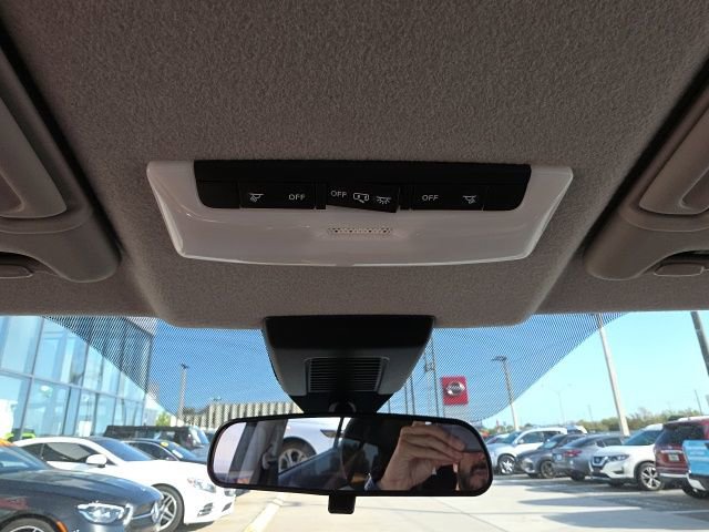 Used 2023 Nissan Kicks SV image 19