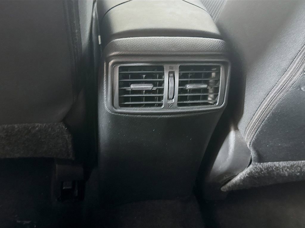 Used 2018 Nissan Rogue Sport S w/ S Appearance Package FWD image 28
