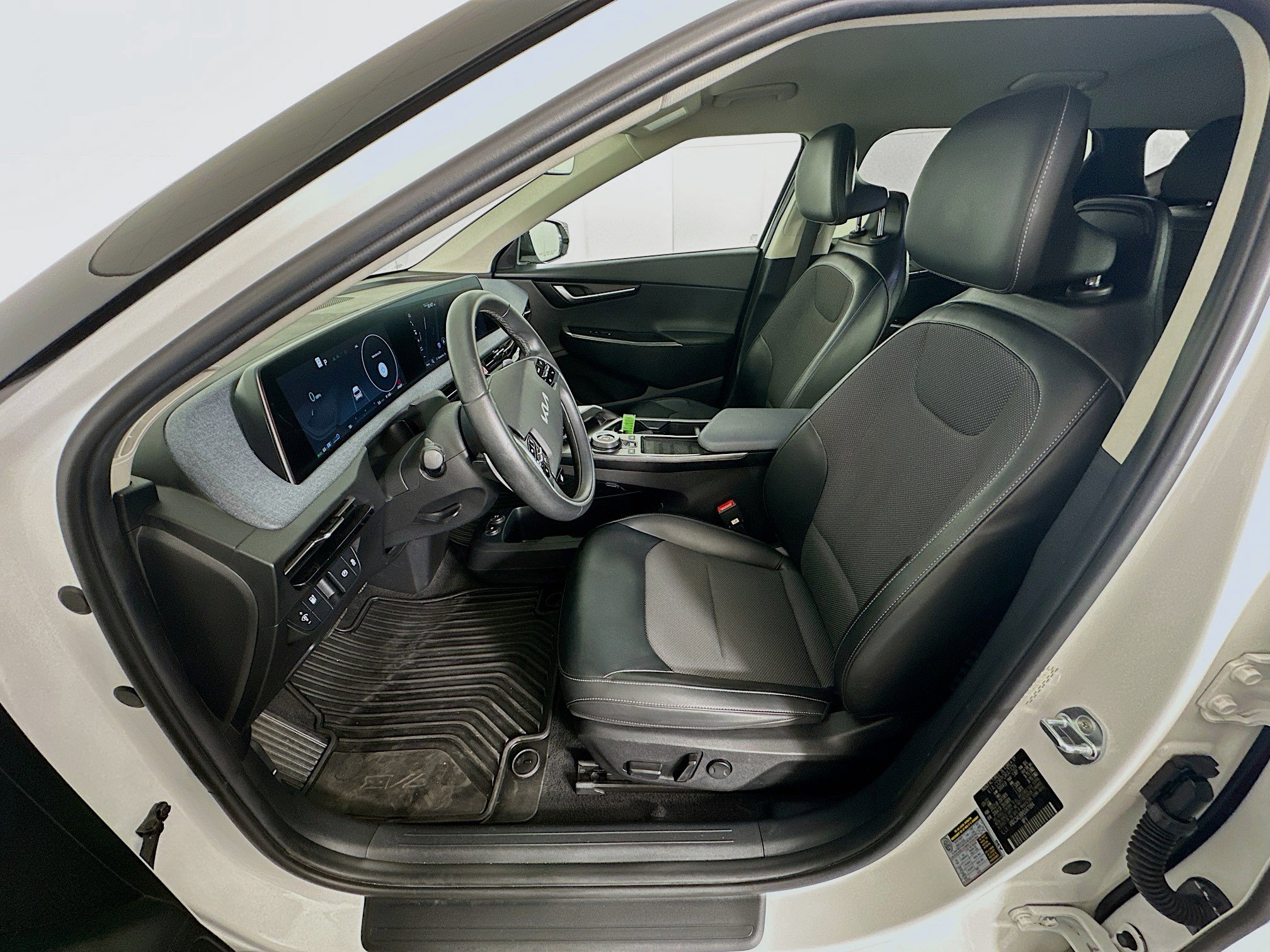 Used 2022 Kia EV6 Light image 13