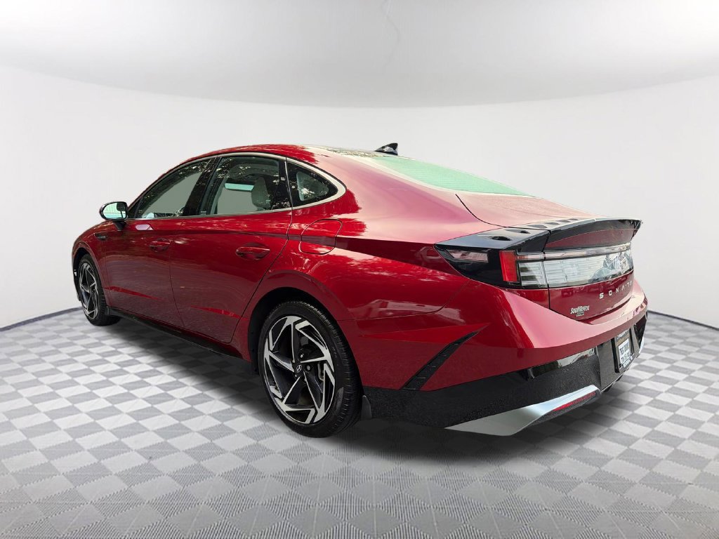 Used 2025 Hyundai Sonata SEL FWD image 7