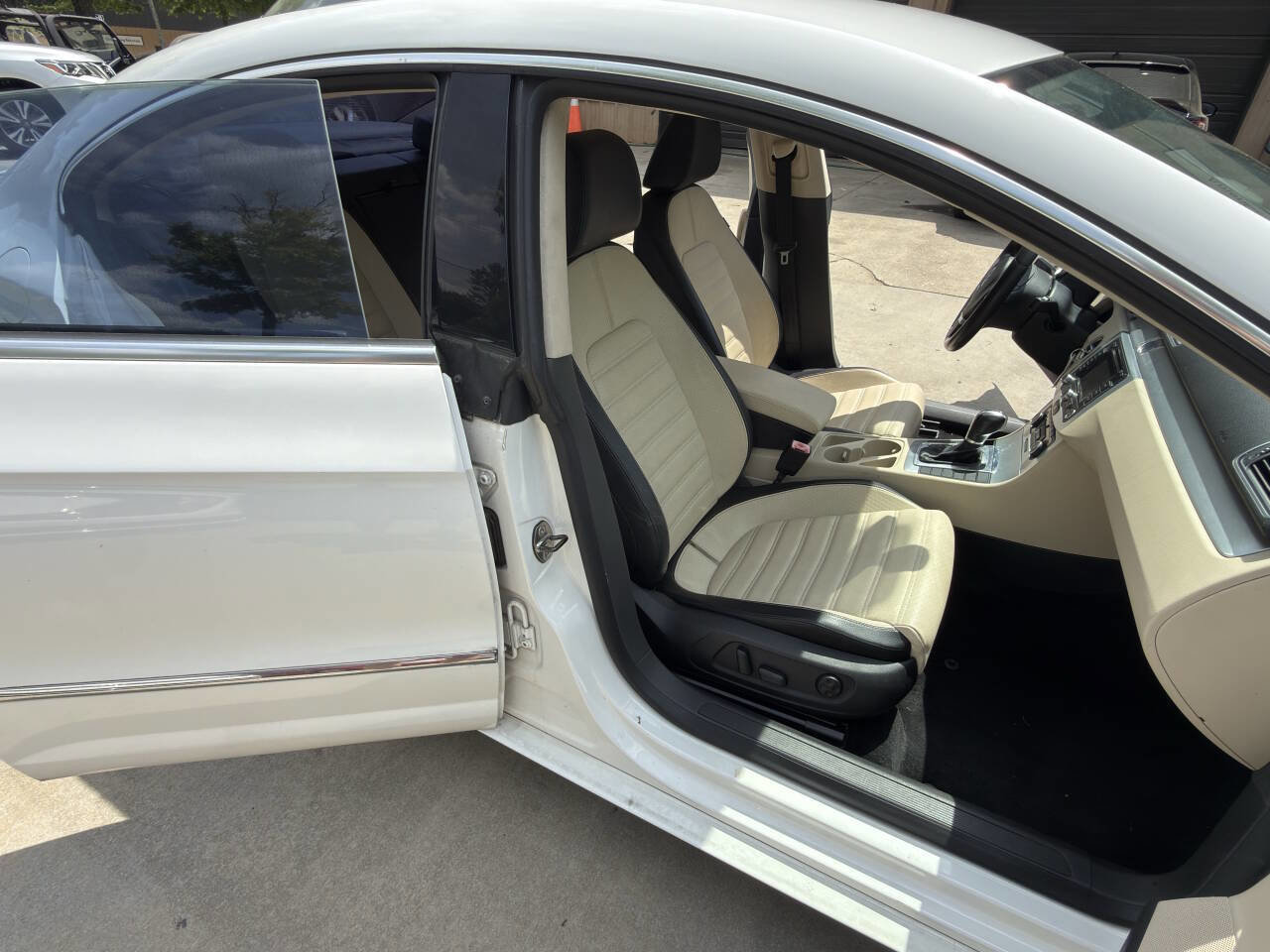 Used 2012 Volkswagen CC Lux Limited FWD image 59