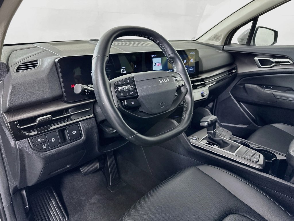 Used 2026 Kia Sportage EX FWD image 9