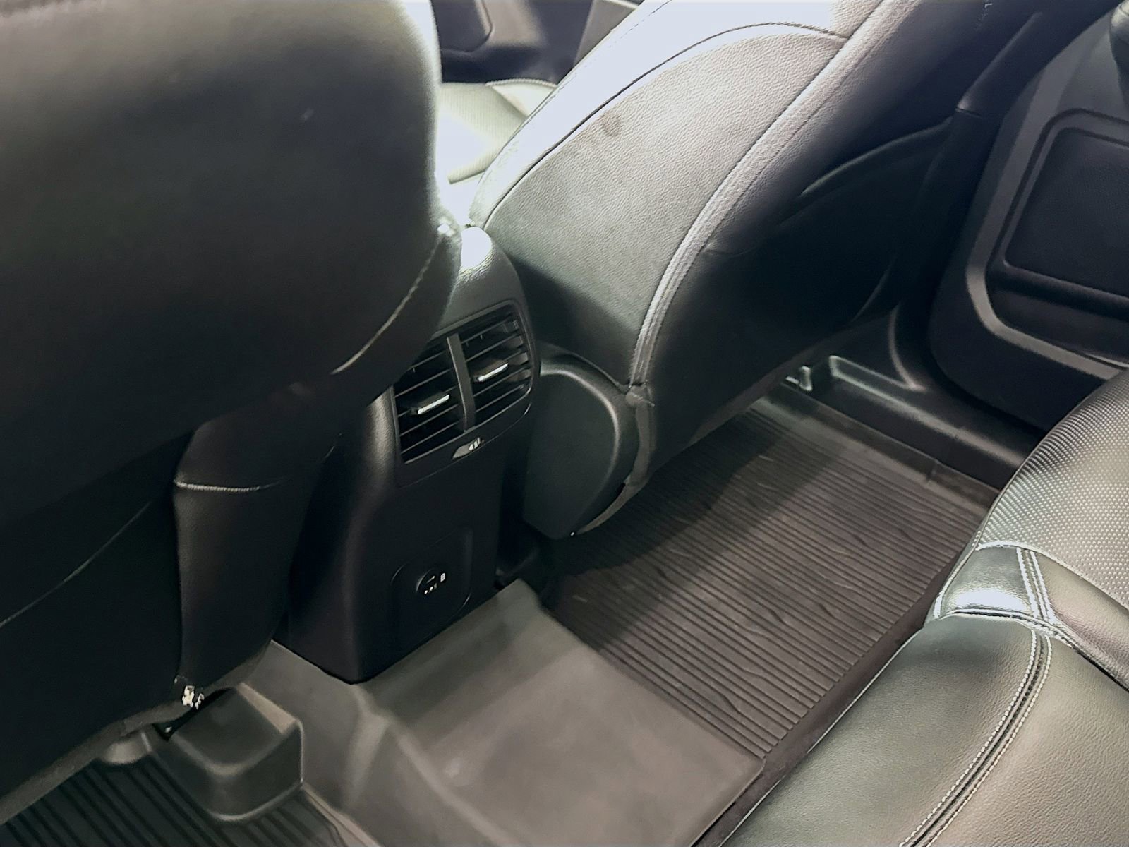 Used 2022 Ford Escape SEL w/ Technology Package image 21