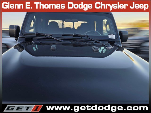 Certified 2022 Jeep Gladiator Willys image 5