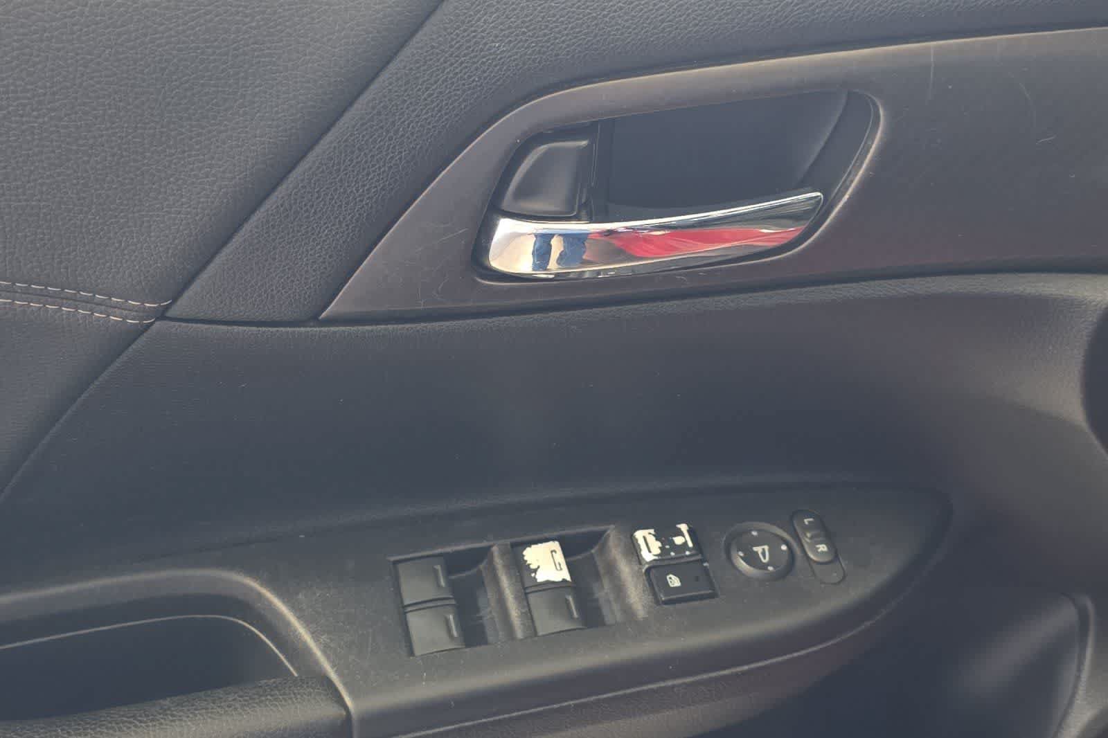 Used 2017 Honda Accord Sport image 15