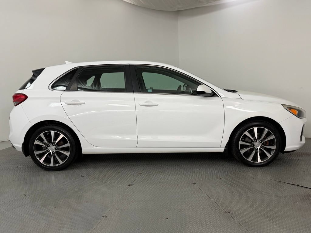 Used 2020 Hyundai Elantra GT FWD image 5