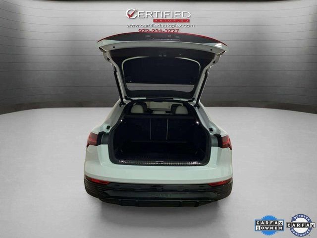 Used 2024 Audi Q8 e-tron Premium image 7