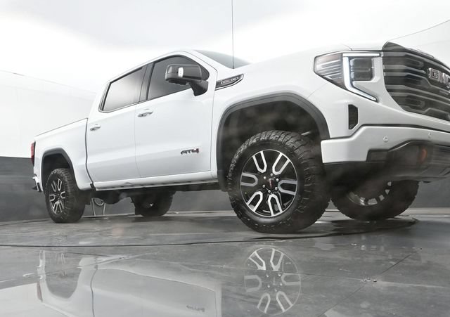 Used 2025 GMC Sierra 1500 AT4 w/ AT4 Premium Package AWD/4WD image 26