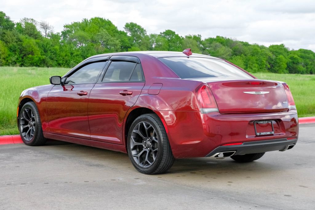 Used 2019 Chrysler 300 Touring w/ Sport Appearance Package image 15