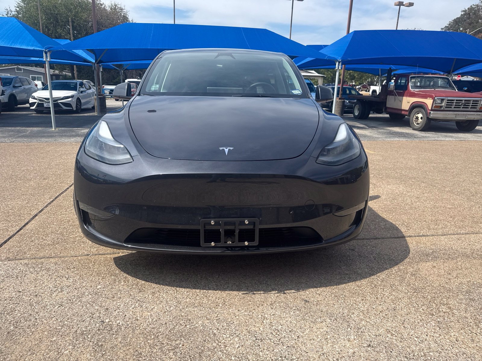 Used 2024 Tesla Model Y Long Range AWD/4WD image 2