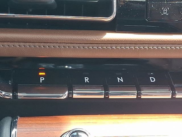 Used 2024 Lincoln Aviator Reserve w/ Elements Package Plus AWD/4WD image 17