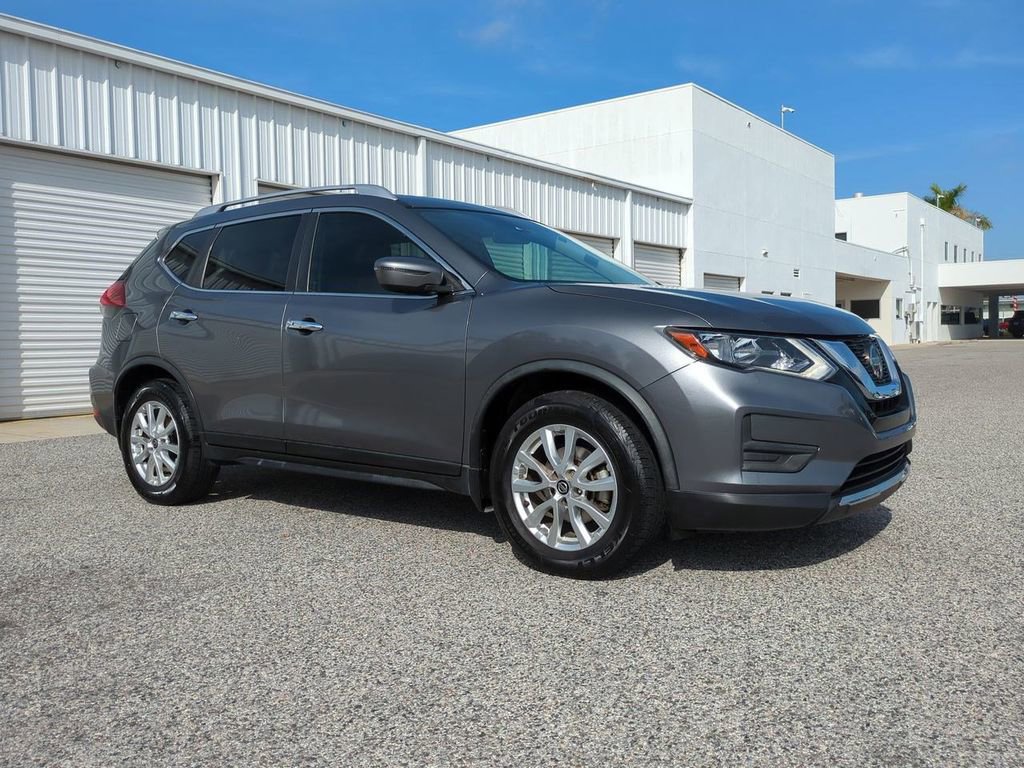 Certified 2020 Nissan Rogue SV image 3