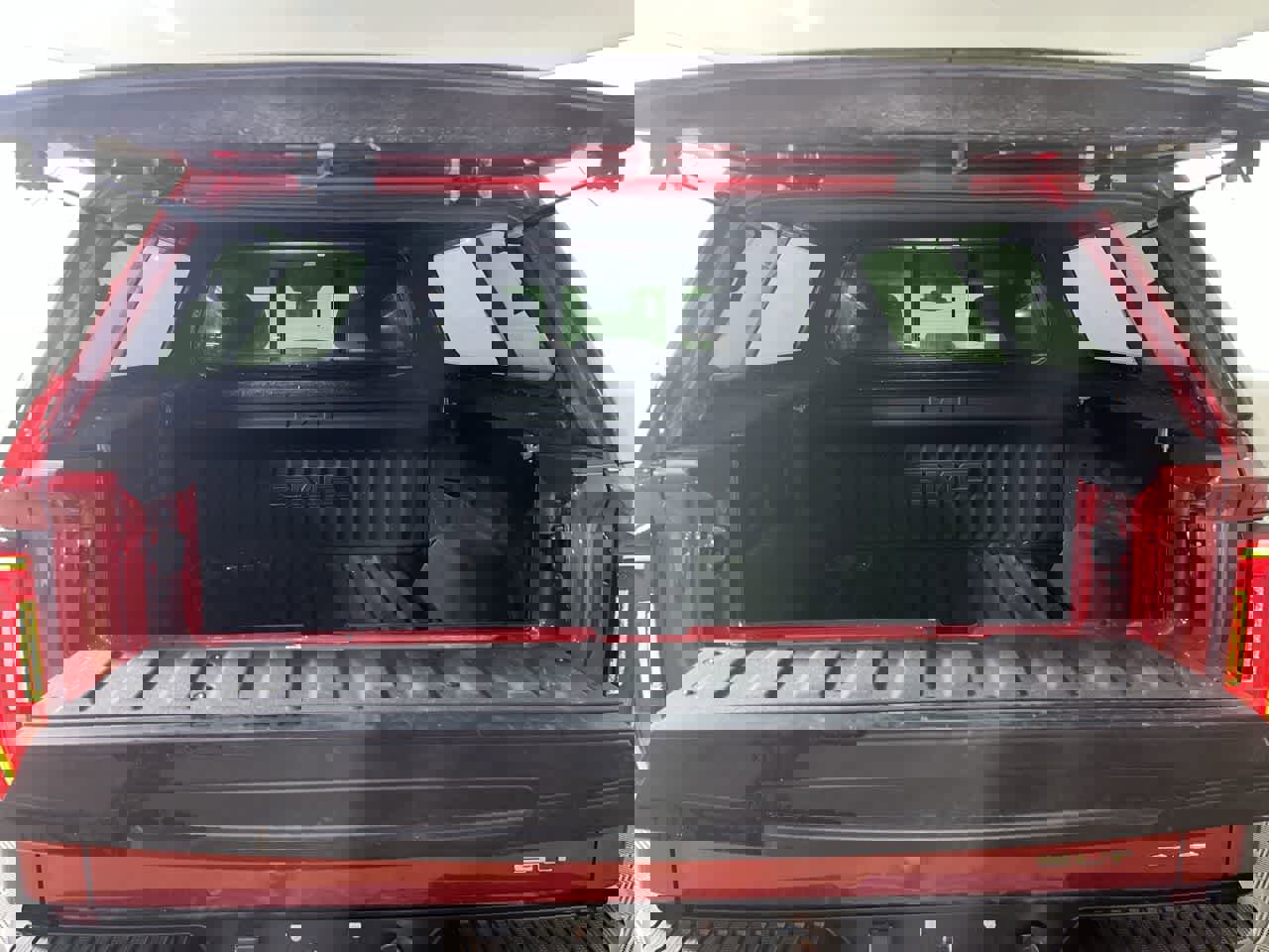 Used 2024 GMC Sierra 1500 SLT w/ SLT Premium Plus Package image 29