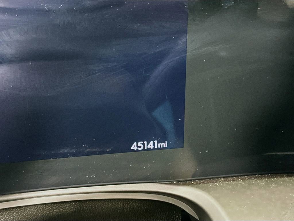 Used 2024 Buick Encore GX Sport Touring image 18