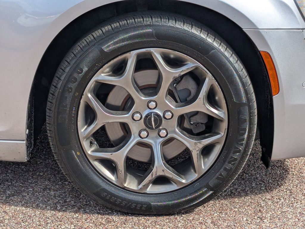 Used 2016 Chrysler 300 S w/ 300S Premium Group image 10