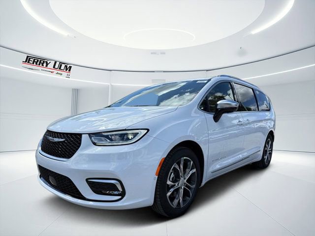 New 2026 Chrysler Pacifica Pinnacle w/ Trailer Tow Group image 7