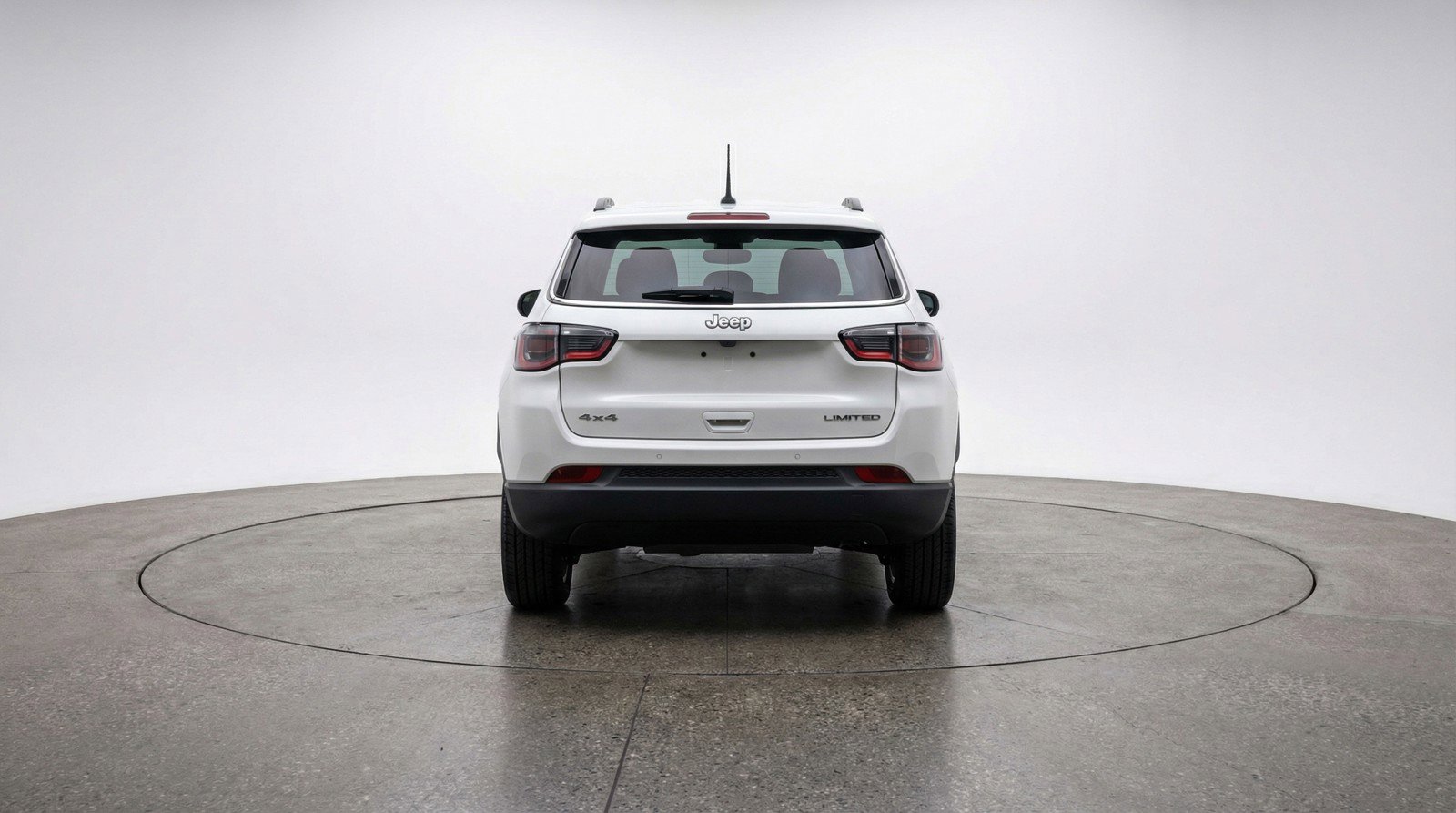 Used 2025 Jeep Compass Latitude AWD/4WD image 7