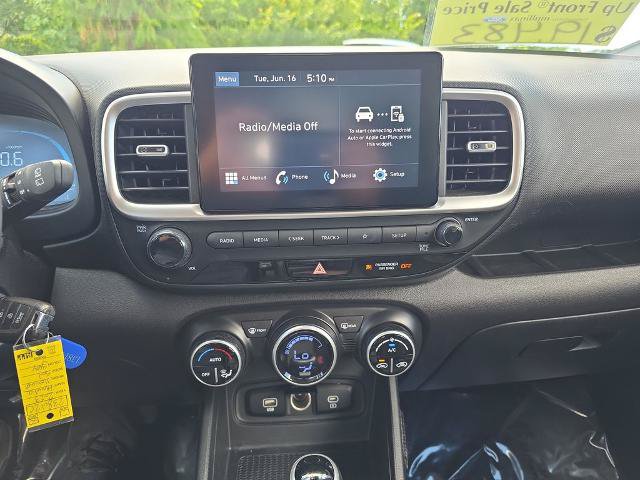 Used 2023 Hyundai Venue SEL FWD image 26