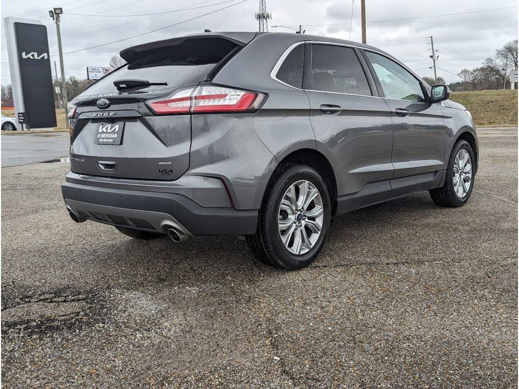 Used 2022 Ford Edge Titanium image 3
