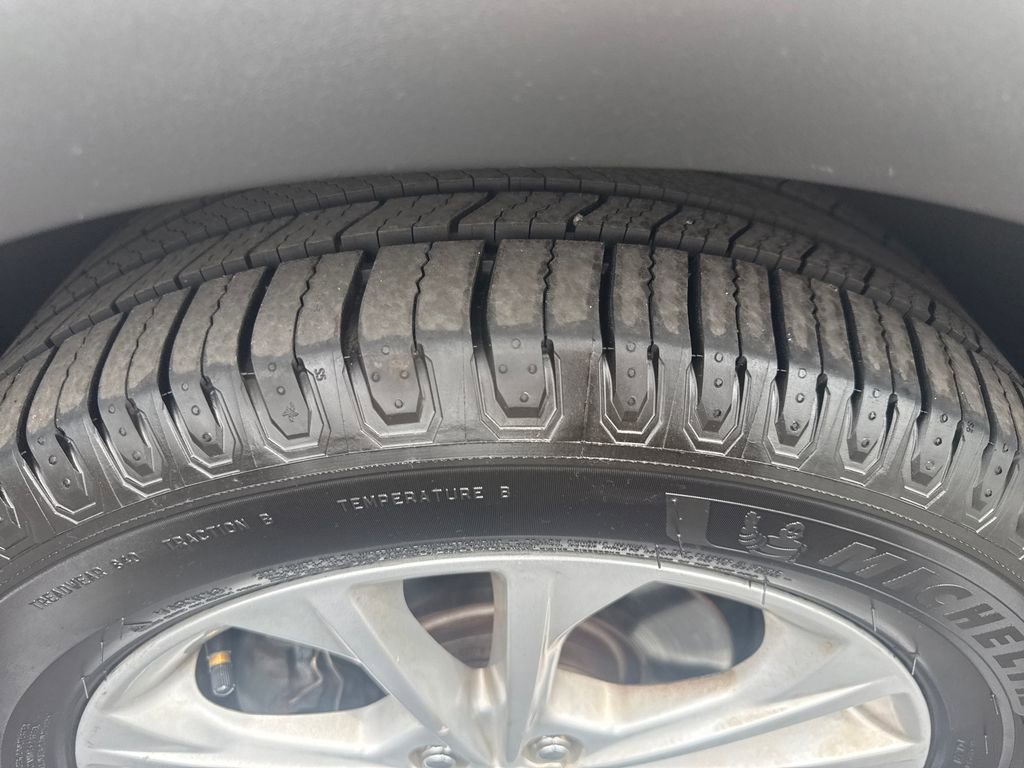 Used 2017 Ford Escape SE FWD image 19