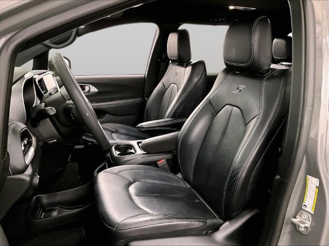 Used 2022 Chrysler Pacifica Touring-L w/ S Appearance Package FWD image 24