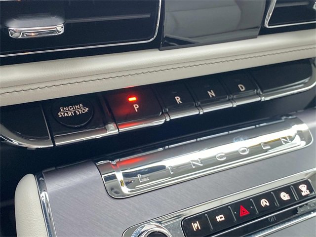 Used 2025 Lincoln Aviator 2WD image 29
