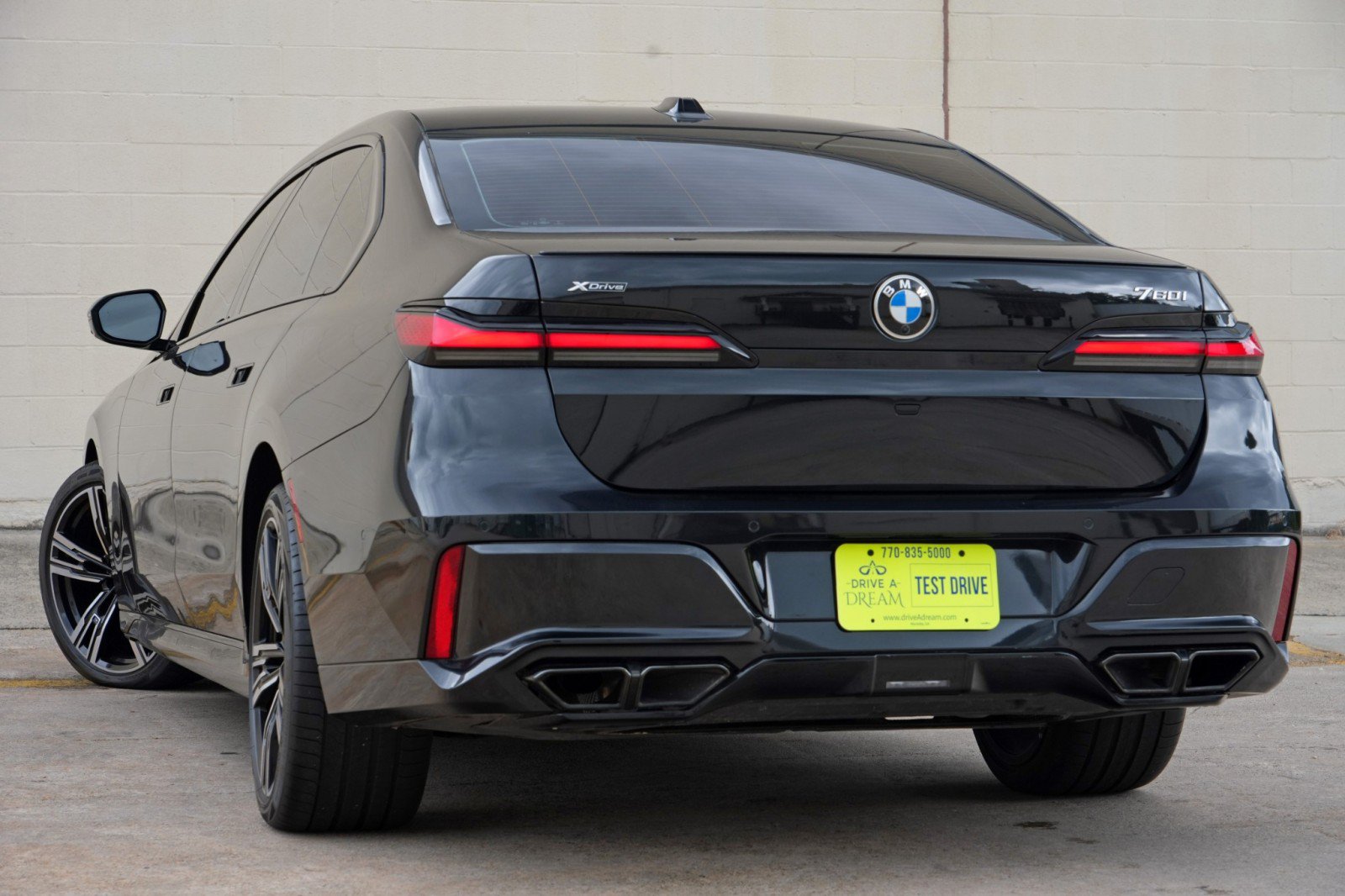 Used 2023 BMW 760i xDrive AWD/4WD image 6