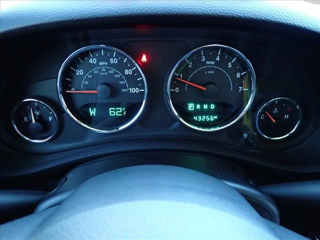 Used 2015 Jeep Wrangler Sahara w/ Connectivity Group AWD/4WD image 22