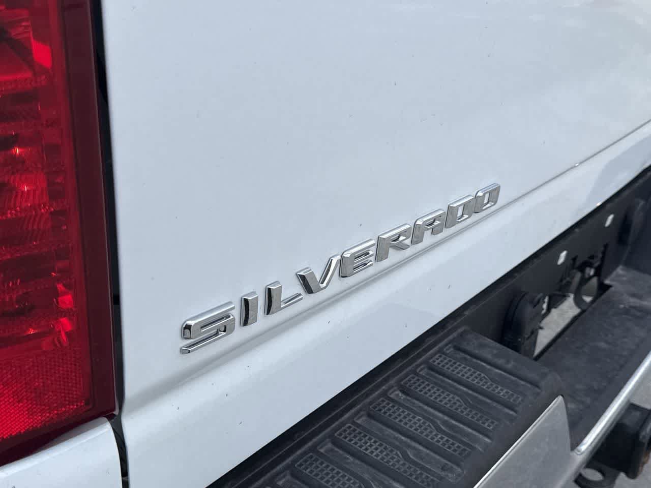 Used 2025 Chevrolet Silverado 2500 LT w/ Convenience Package AWD/4WD image 10