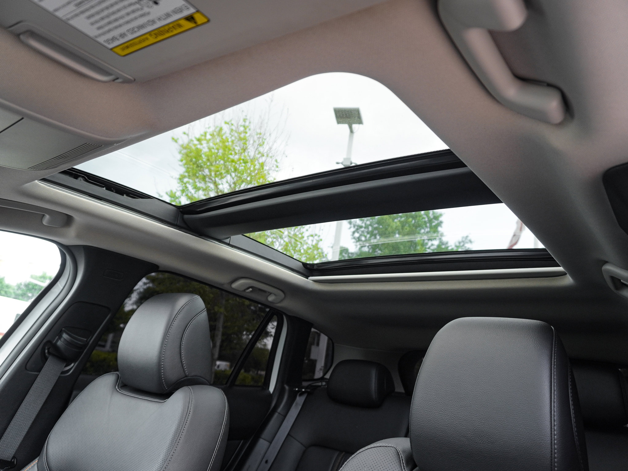 Used 2025 MAZDA CX-50 AWD 2.5 Turbo w/ Premium Pkg image 18